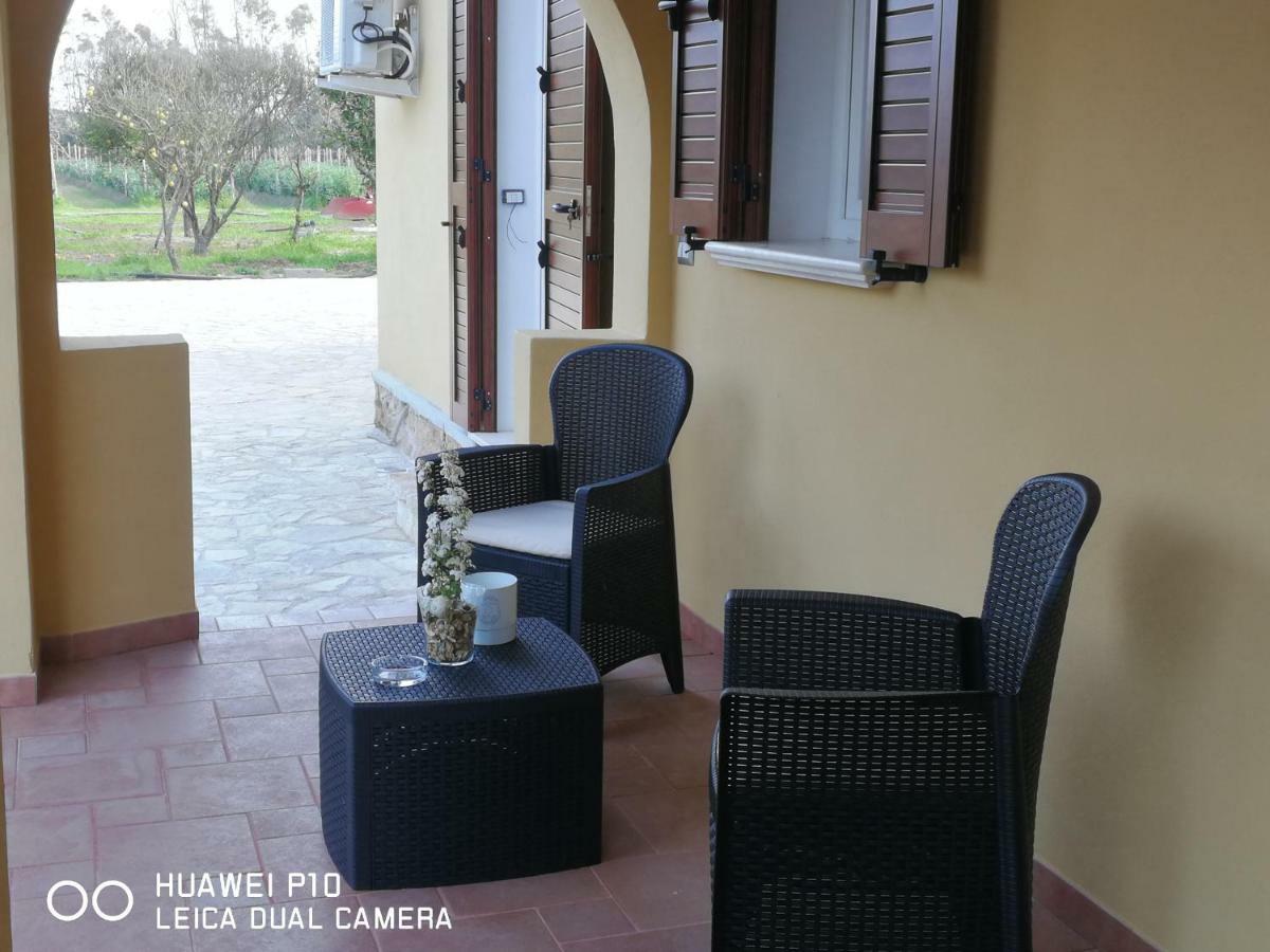 B&B Fiori Di Pesco Фертілія Екстер'єр фото