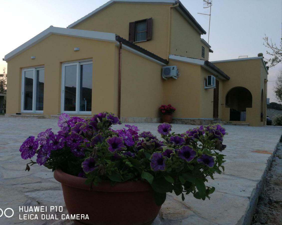 B&B Fiori Di Pesco Фертілія Екстер'єр фото
